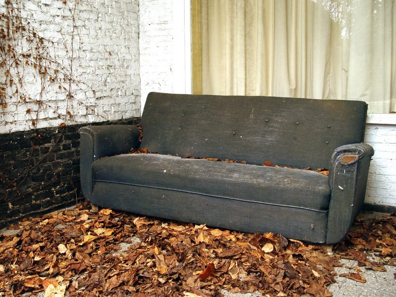 old-sofa-1479183